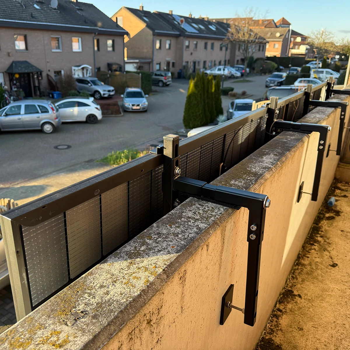 Halterung C1020 für Betonbalkone mit 100–200 mm Mauerstärke für 2 PV-Module inkl. Absturzsicherung