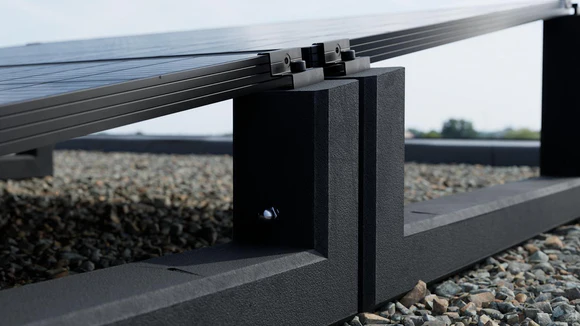 10° Flachdach Aufständerung aus Feinbeton Segelausrichtung - Set für 2 Module 